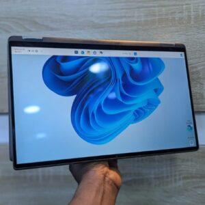 [UK Used] Dell Latitude 7400 2-in-1 Core i7 Laptop (8th Gen, 16GB RAM, 512GB SSD)